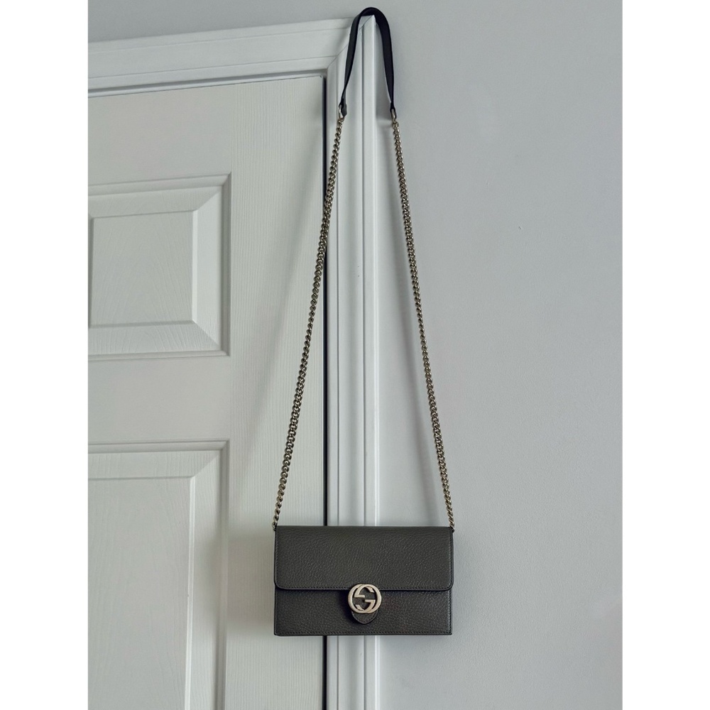 Authentic Gucci Interlocking Dollar Gray Leather Chain Crossbody Clutch Bag - Picture 11 of 12